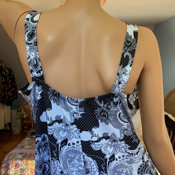 VOIR VOIR BLACK AND WHITE PRINT DRESS PULL OVER WITH HIGH LOW HEM SIZE L - Picture 2 of 8